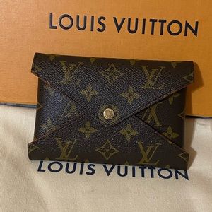 LOUIS VUITTON MEDIUM KIRIGAMI POUCH